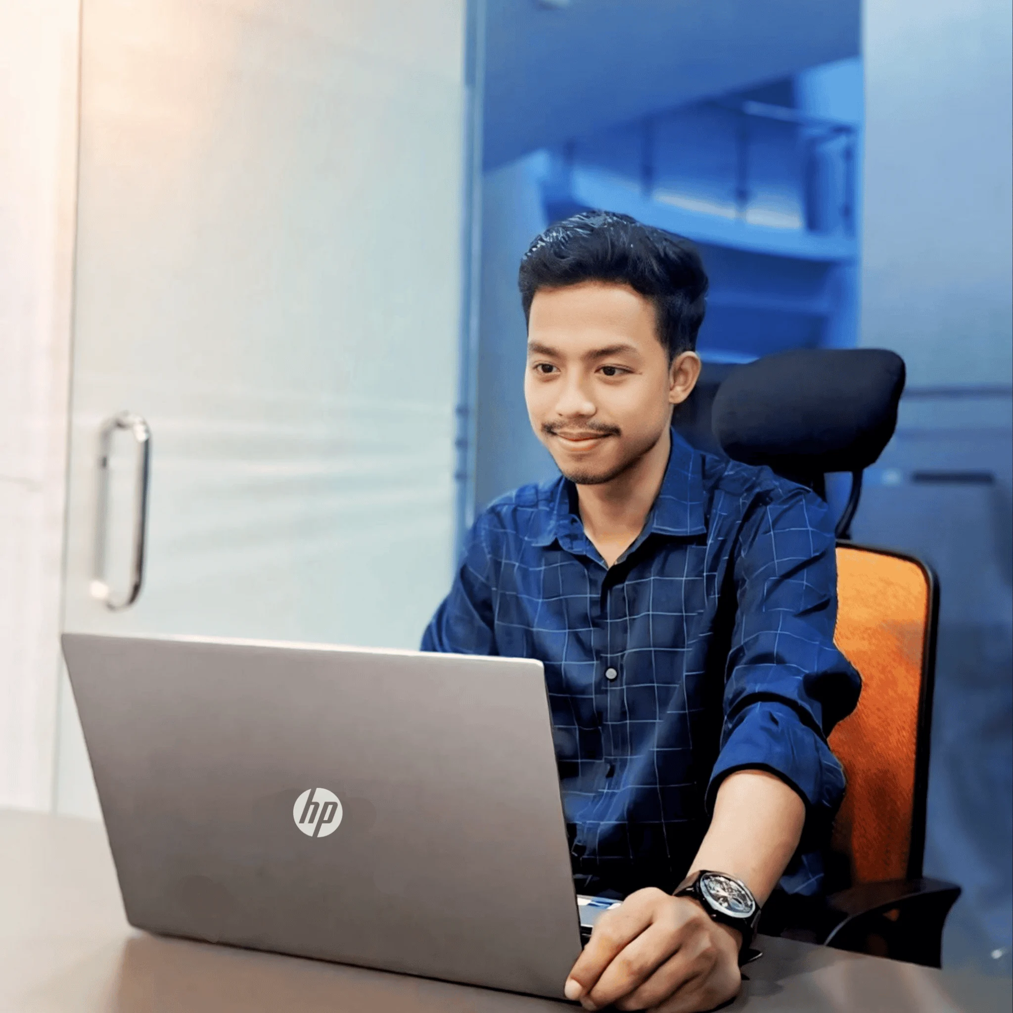 Apon Roy, SEO specialist and digital marketer
